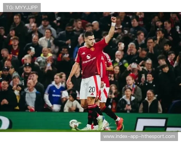 曼联关注边卫布朗,准备在冬季转会市场出手,曼联布阵