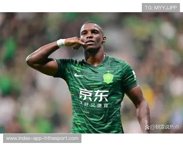 茹子楠抢断后长驱直入助攻队友，北京国安热身赛先拔头筹